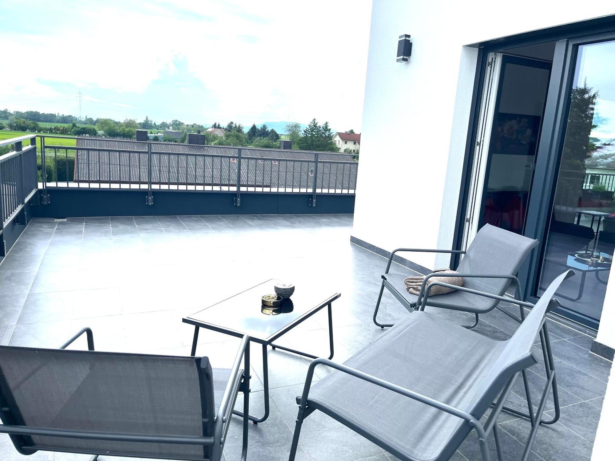 Apartament Weisses Haus Gerasdorf bei Wien Zewnętrze zdjęcie